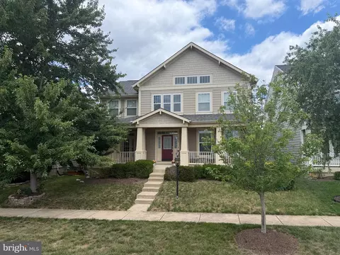 1402 Sands Cir, Fredericksburg, VA 22401