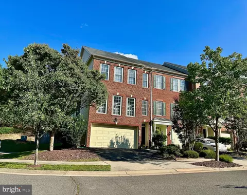 1040 Hotchkiss Pl, Fredericksburg, VA 22401