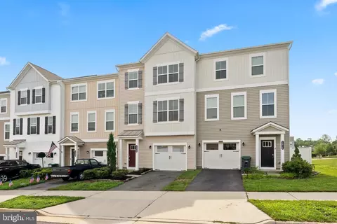 1418 Hudgins Farm Cir, Fredericksburg, VA 22408