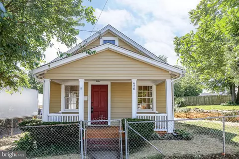 626 Charlotte St, Fredericksburg, VA 22401