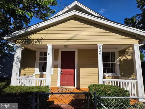 626 Charlotte St, Fredericksburg, VA 22401