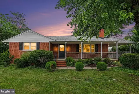 125 Hillcrest Dr, Fredericksburg, VA 22401