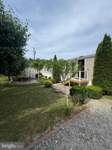 9740 Glenwood Dr, Fredericksburg, VA 22408