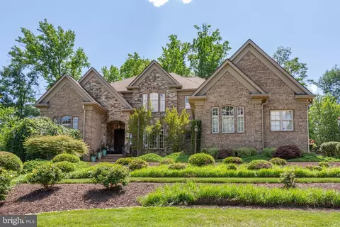 6 Delahay Dr, Fredericksburg, VA 22401