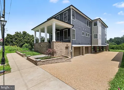 1119 Sophia St, Fredericksburg, VA 22401