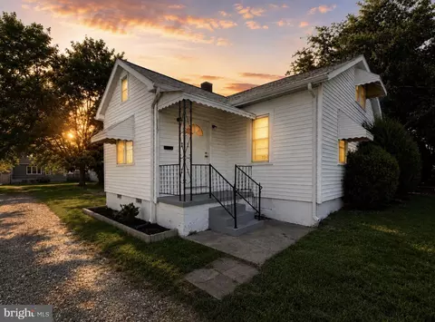 117 Hillcrest Dr, Fredericksburg, VA 22401