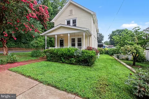 923 Monument Ave, Fredericksburg, VA 22401