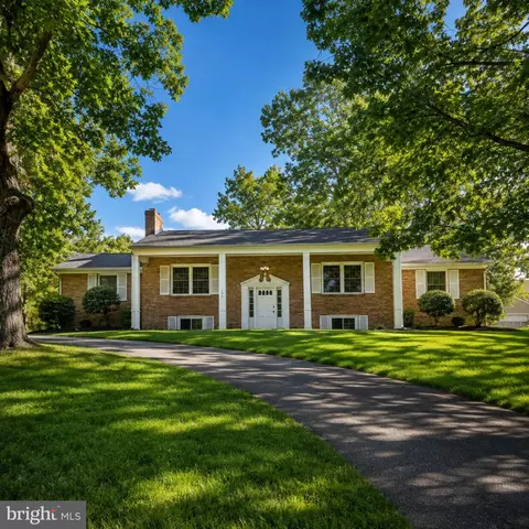 102 Woodland Rd, Fredericksburg, VA 22401