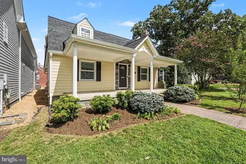 1319 Augustine Ave, Fredericksburg, VA 22401