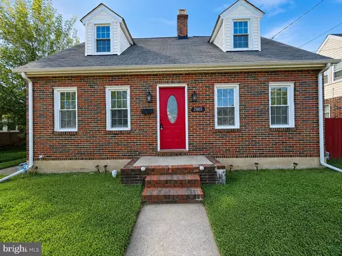 2003 Elmhurst Ave, Fredericksburg, VA 22401