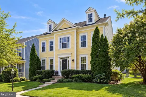 1114 Innis Dr, Fredericksburg, VA 22401