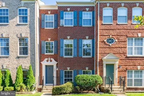 1204 Wilcox Dr, Fredericksburg, VA 22401