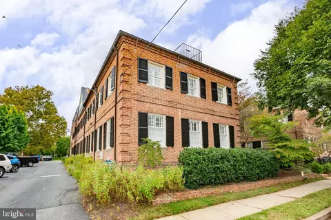 1214 Sophia St, Fredericksburg, VA 22401