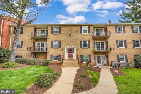 3991 Lyndhurst Dr #204, Fairfax, VA 22031