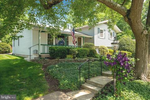 3630 Heritage Ln, Fairfax, VA 22030