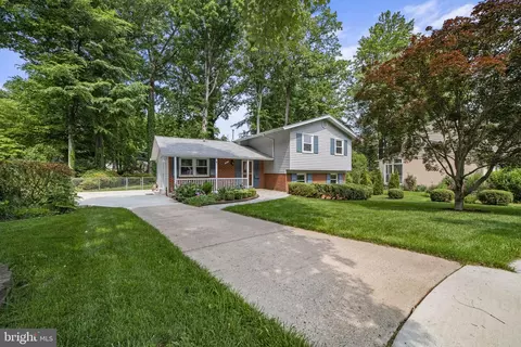 3214 Saber Cir, Fairfax, VA 22030