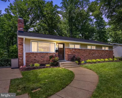 10136 Spring Lake Ter, Fairfax, VA 22030