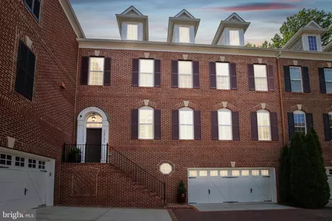 10721 Cameron Glen Dr, Fairfax, VA 22030