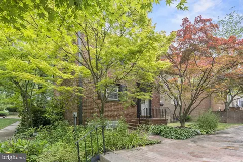 3867 Chain Bridge Rd, Fairfax, VA 22030
