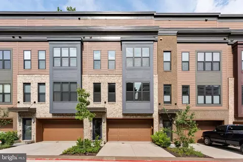 3540 Sutton Heights Cir, Fairfax, VA 22031