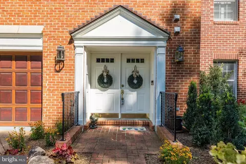 3713 Jenny Lynne Ln, Fairfax, VA 22030