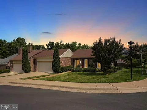 10510 Meadow Bridge Ln, Fairfax, VA 22030