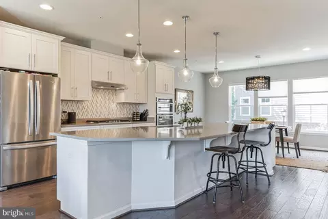 10702 Viognier Ter, Fairfax, VA 22030