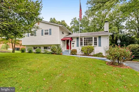 3504 Country Hill Dr, Fairfax, VA 22030