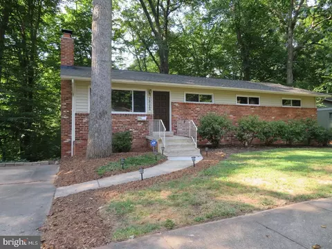 10120 Spring Lake Ter, Fairfax, VA 22030