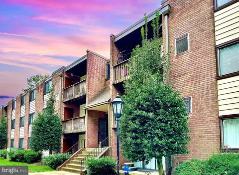 10723 W W Dr #203, Fairfax, VA 22030
