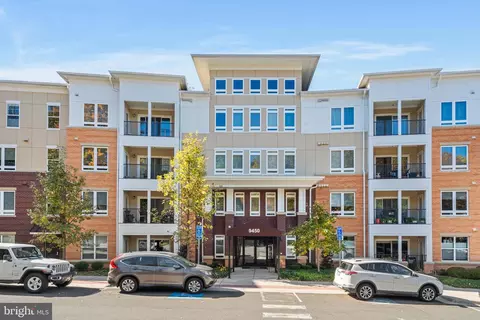9450 Silver King Ct #403, Fairfax, VA 22031