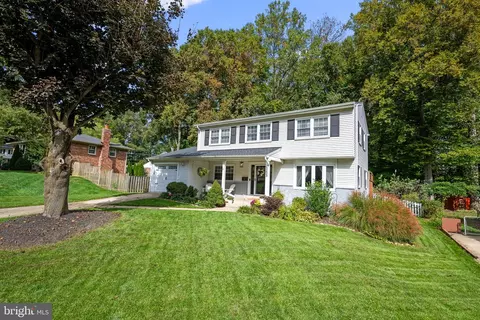 3223 Fair Woods Pkwy, Fairfax, VA 22030