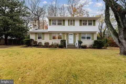 10106 Cavalry Dr, Fairfax, VA 22030