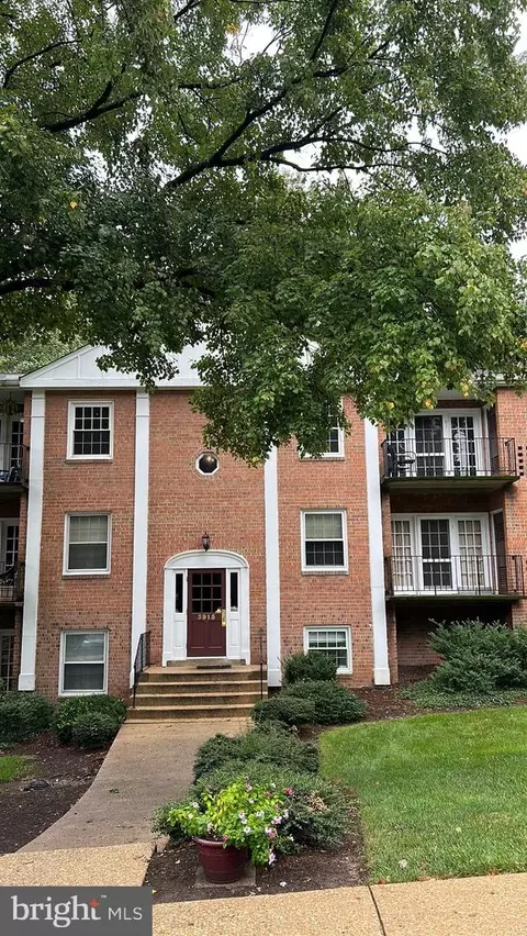 3915 Lyndhurst Dr #203, Fairfax, VA 22031
