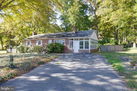 4108 Burke Station Rd, Fairfax, VA 22032