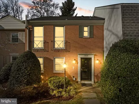 3226 Cambridge Ct, Fairfax, VA 22030