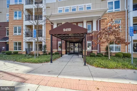 9450 Silver King Ct #111, Fairfax, VA 22031