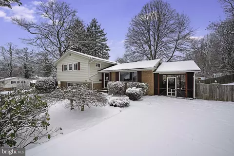 9916 Colony Rd, Fairfax, VA 22030