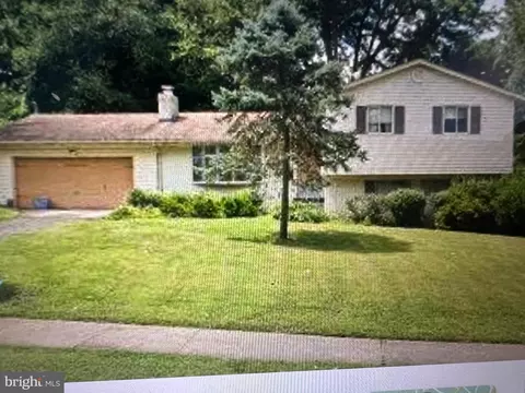 9900 Colony Rd, Fairfax, VA 22030