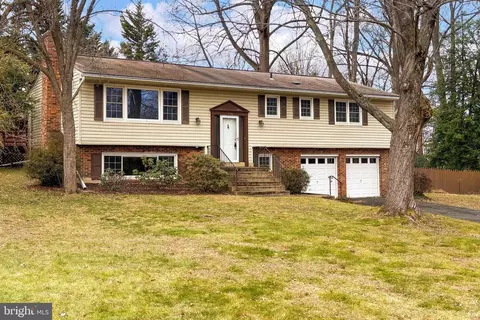 3128 Flintlock Rd, Fairfax, VA 22030