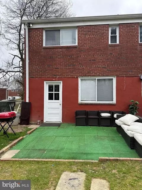 10010 Laurie Pl, Fairfax, VA 22031