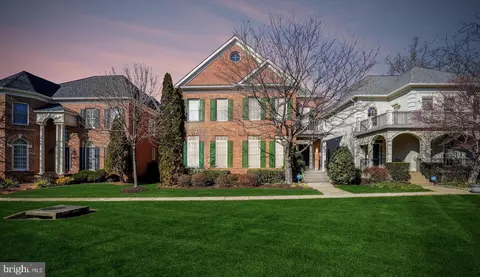 10095 Mccarty Crest Ct, Fairfax, VA 22030