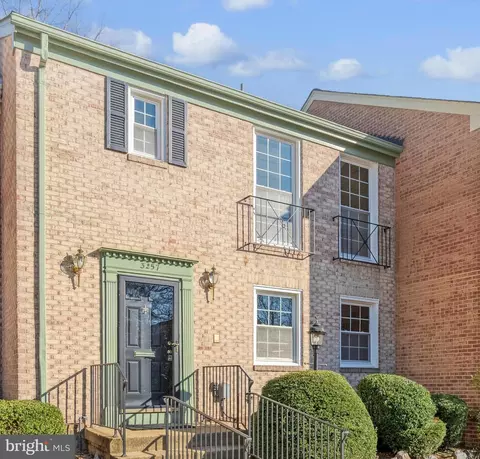 3257 Cambridge Ct, Fairfax, VA 22030