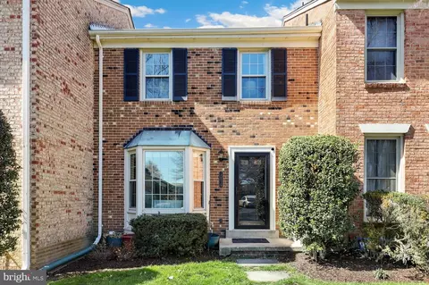 10539 Assembly Dr, Fairfax, VA 22030