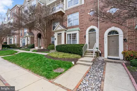 4106 Vanderbilt Ct, Fairfax, VA 22030