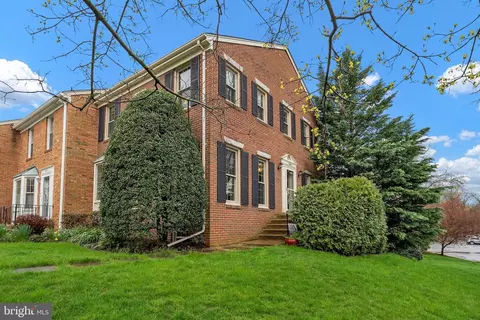 10545 Assembly Dr, Fairfax, VA 22030
