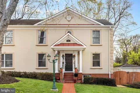 4026 Poplar St, Fairfax, VA 22030
