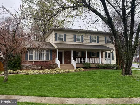 10234 Fox Ln, Fairfax, VA 22030