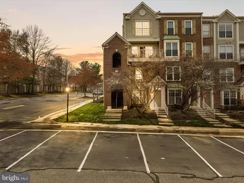 4114 Oxford Ln #302, Fairfax, VA 22030