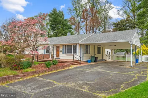 10838 Woodhaven Dr, Fairfax, VA 22030